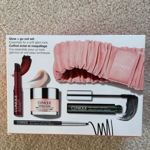 Clinique Glow + Go Out Set
